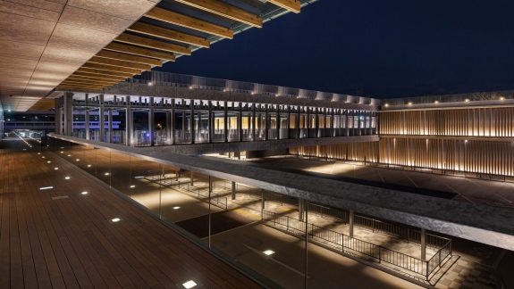 奈良公園バスターミナル_２階ブリッジ夜景